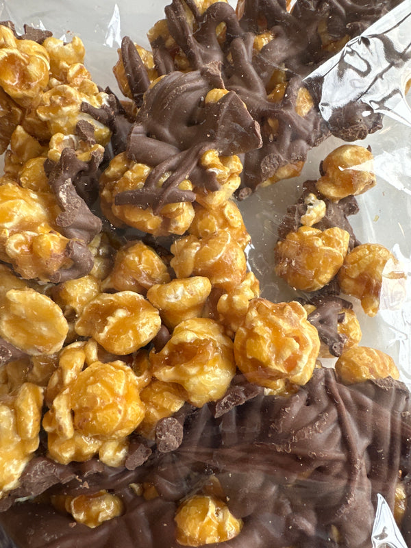 LARGE MILK CHOCOLATE DRIZZLED CARAMEL POPCORN 8 oz.